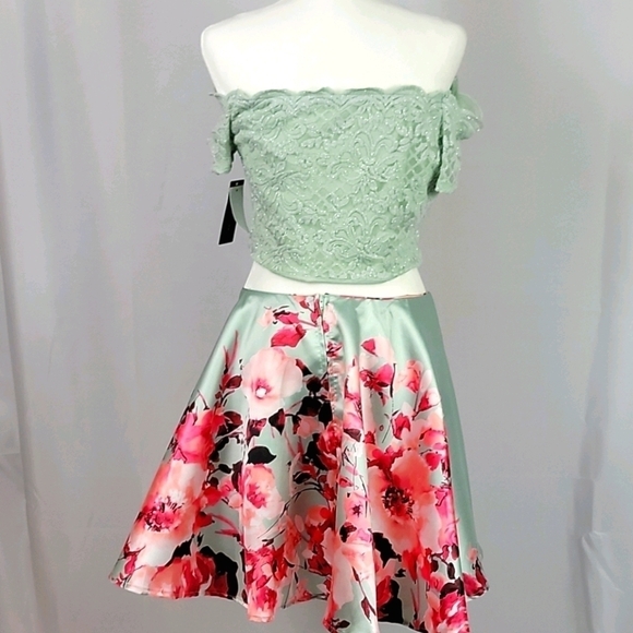 Jodi Kristopher 2 piece off the shoulder Floral Prom dress 15 - Picture 3 of 13